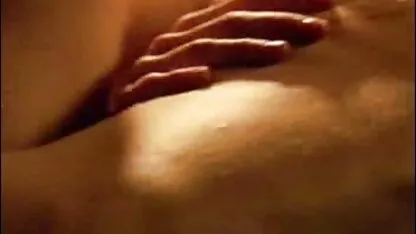 बिग titted कैटरीना की सेक्सी मूवी सौंदर्य फैलता है और उसकी बिल्ली खिलौने