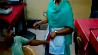 किशोर सेक्सी फिल्म फुल मूवी कराला कुश गोल्फ प्रशिक्षक के साथ fucks